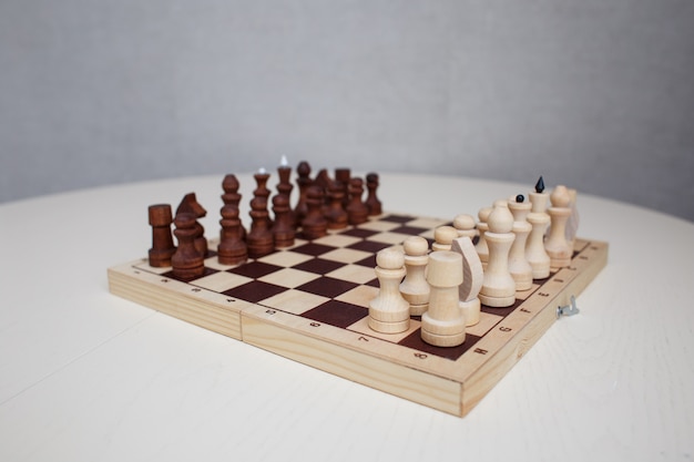 Schach auf dem Tisch