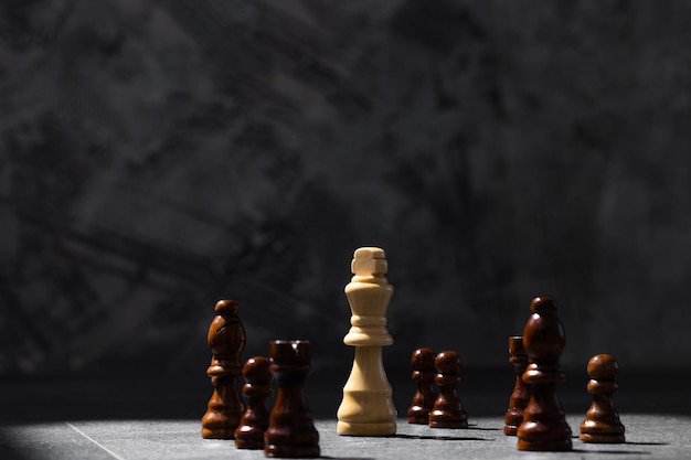 Schachbrettspielkonzept von Geschäftsideen und Wettbewerb und Strategieplan Erfolgsbedeutung