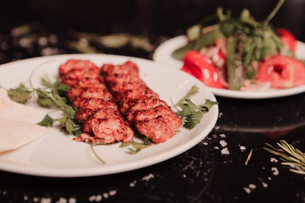 Schaschlik mit gebratenem Gemüse