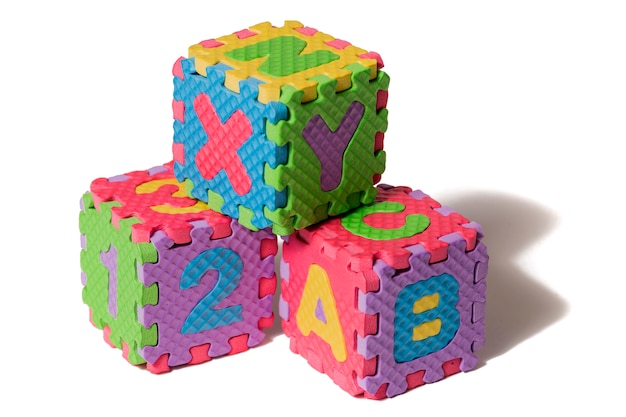 Schaum Puzzle Buchstaben in Großbuchstaben