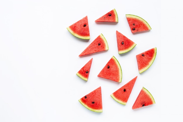 Scheiben der Wassermelone getrennt auf Weiß