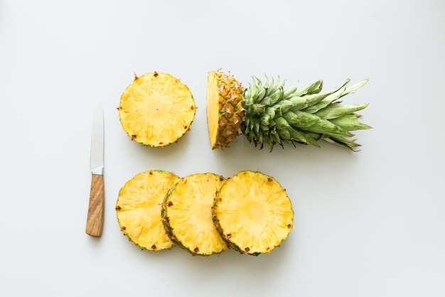 Scheiben frischer Ananas