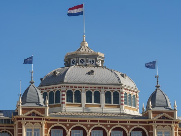 Foto scheveningen en el mar del norte en los países bajos