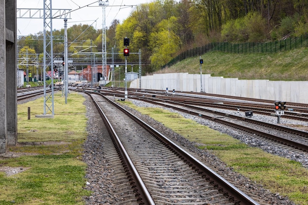 Schienen im Depot. Leere Bahngleise