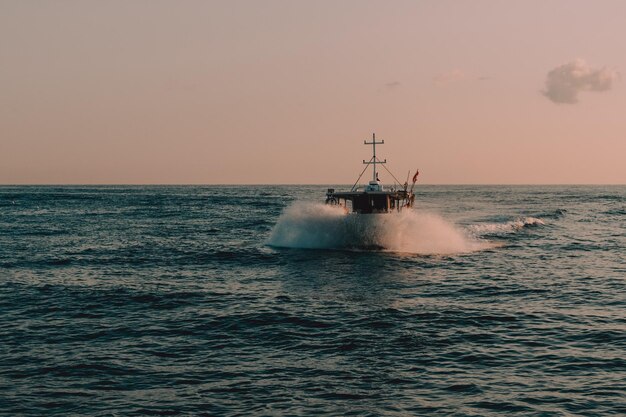 Schiff im Meer