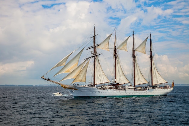 Schiff Juan Sebastian de Elcano