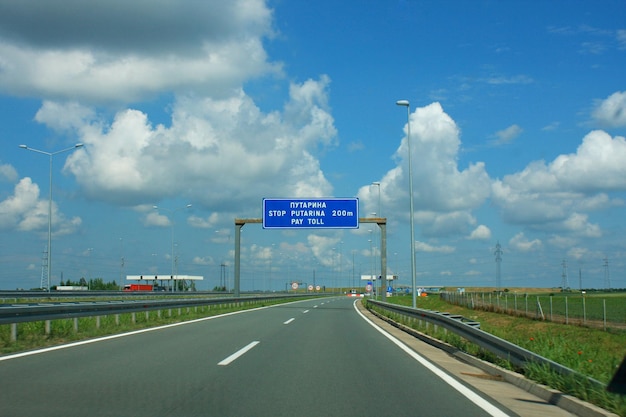 Schild für Autobahnmaut