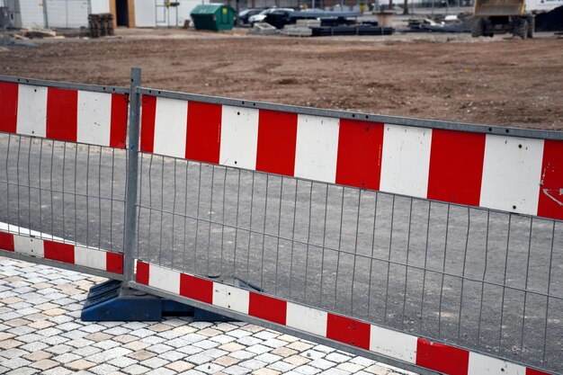 Foto schildbarriere auf baustelle