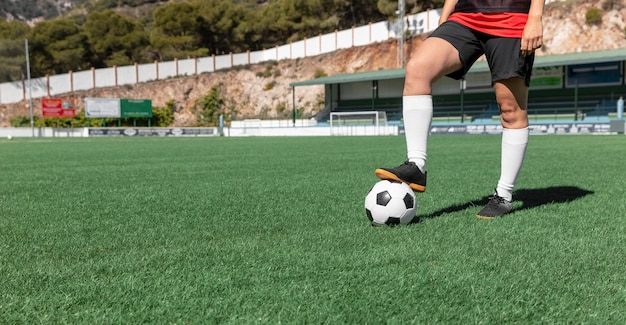 Foto schließen sie den spieler auf dem spielfeld