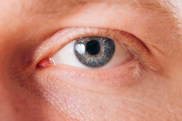 Foto schließen sie herauf porträt von augen des mannes