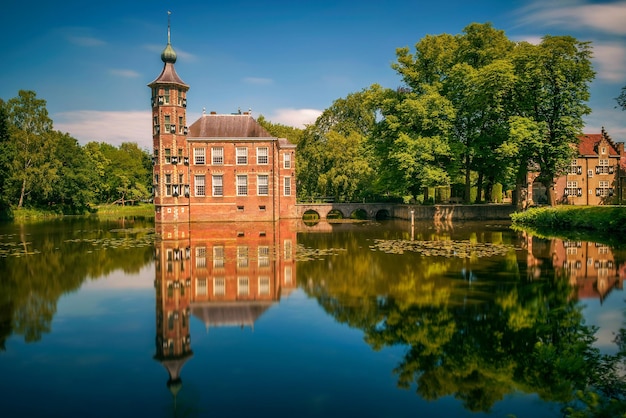 Schloss Bouvigne und der umliegende Park in Breda Niederlande