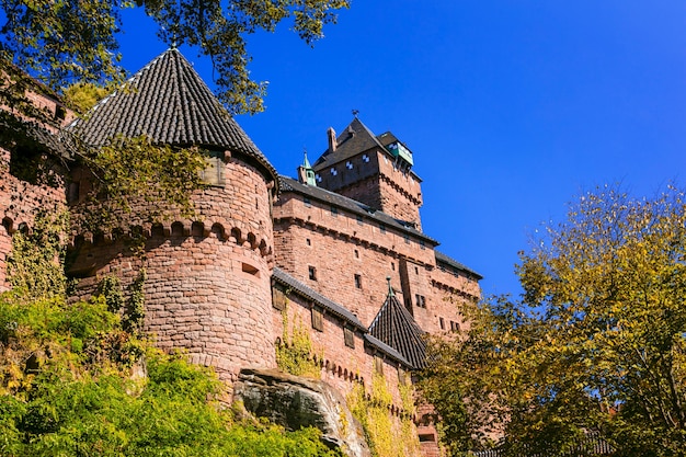 Schloss Haut-Koenigsbourg, beeindruckende mittelalterliche Festung in Frankreich (Elsass, Straßburg)