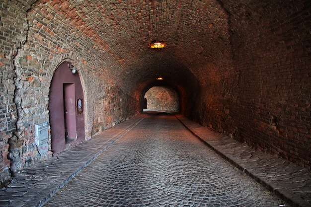 Schloss in der traurigen Stadt Novi, Serbien