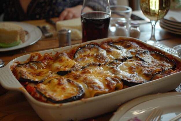 Foto schmackhafte auberginen und ricotta-cannelloni