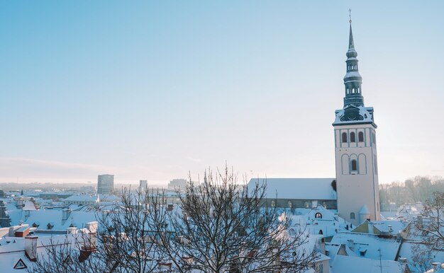 Schnee altes Tallinn, Estland. Großer Schnee in Tallinn