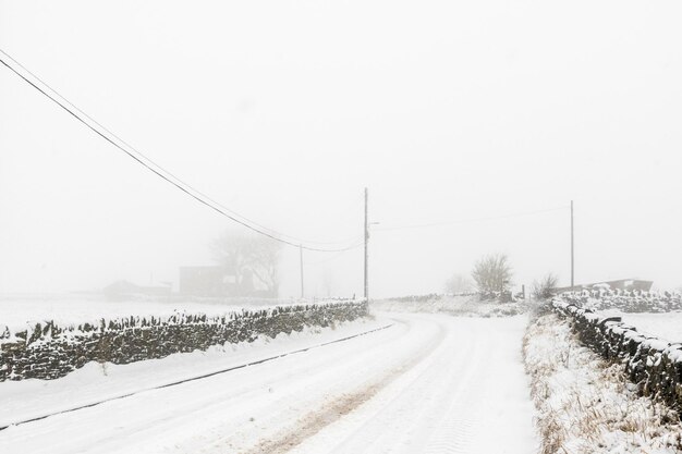 Schnee bedeckt die Straßen