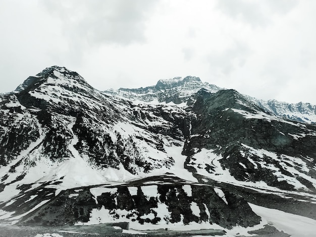 Schnee bedeckte Berge