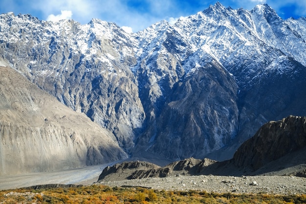 Schneebedeckte Berge im Karakoram-Bereich. Passu, Pakistan.