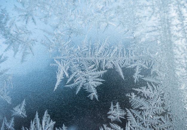 Schneeflockengeometrie an der Windschutzscheibe