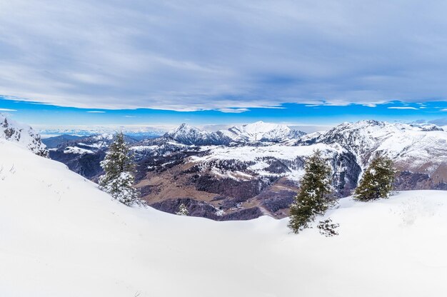 Foto schneelandschaft in den bergen