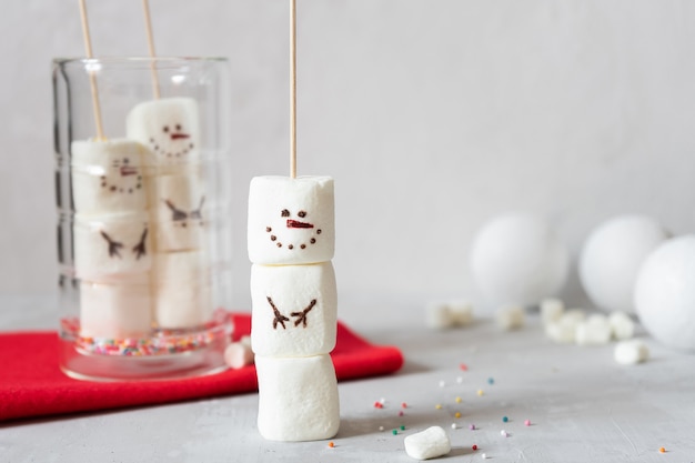 Schneemann aus Marshmallows