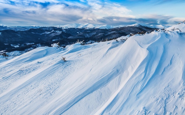 Schneeverwehung im hohen Winterberg