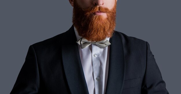 Schnittansicht des Mannes mit Bart Unrasiertes Gesicht mit rotem Bart und Schnurrbart Bärtiger und schnurrbärtiger Mann