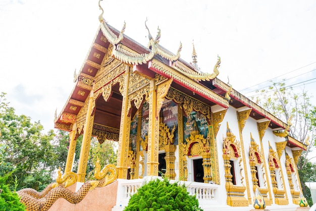 Schöne Architektur bei Wat Phra That Doi Kham in Chiang Mai.