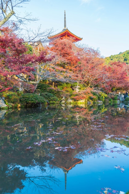 Foto schöne architektur im kiyomizu-dera-tempel kyoto ,.