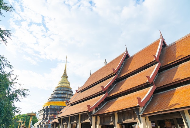 Schöne Architektur in Pra That Lampang Luang in Thailand
