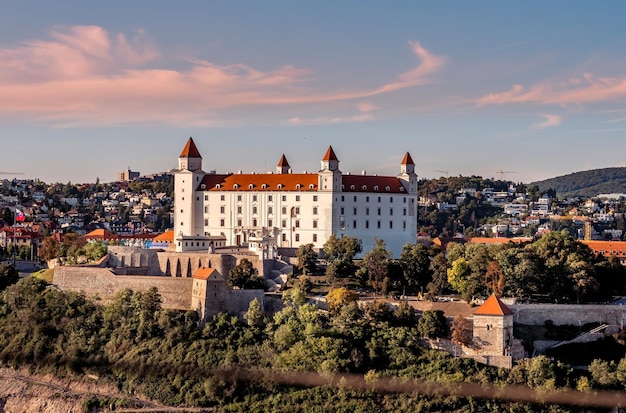 Schöne Aufnahme der Burg Bratislava in der Slowakei