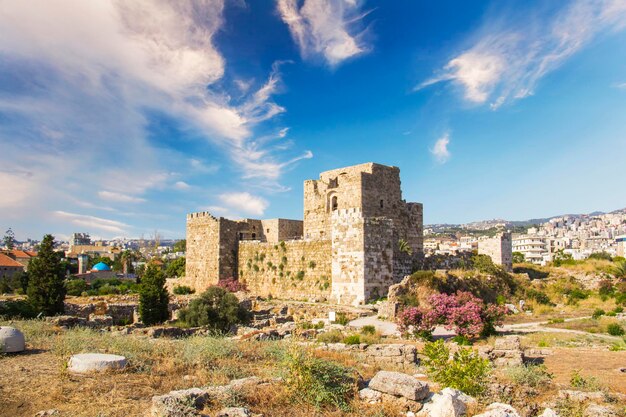 Schöne Aussicht auf das Kreuzritterfort in Byblos (auch bekannt als Jubayl oder Jebeil), Libanon