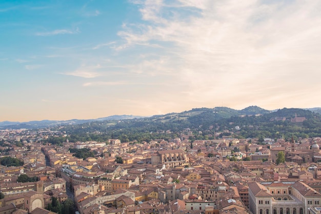 Schöne Aussicht auf das Zentrum von Bologna, Italien