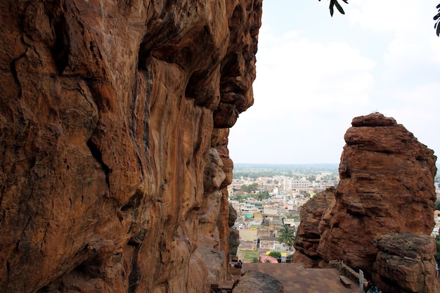 Schöne Aussicht auf den Badami Rock Hill