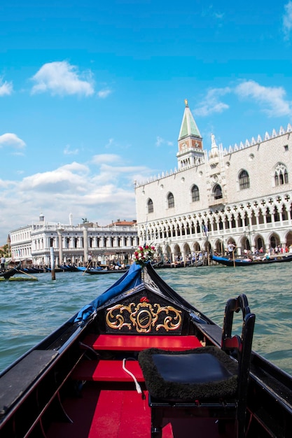 Schöne Aussicht auf den Dogenpalast und den Markusdom in Venedig, Italien