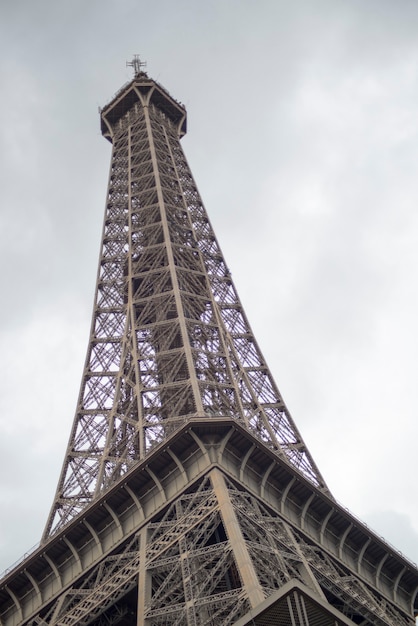 Schöne Aussicht auf den Eiffelturm, Paris, Frankreich. Europa