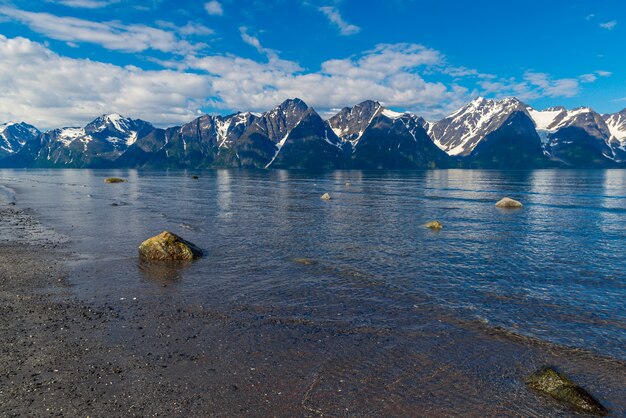 Schöne Aussicht auf den Fjord in Norwegen