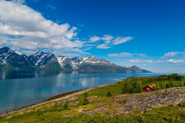 Schöne Aussicht auf den Fjord in Norwegen