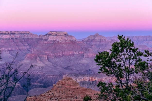 Schöne Aussicht auf den Grand Canyon bei Sonnenuntergang