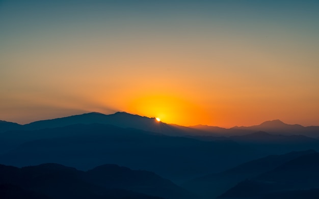 Schöne Aussicht auf den Sonnenaufgang vom Kathmandu-Tal