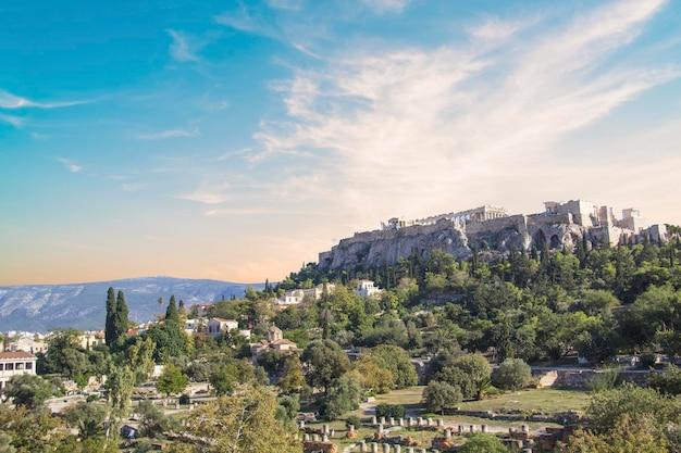 Schöne Aussicht auf die Akropolis und Erechtheion in Athen, Griechenland