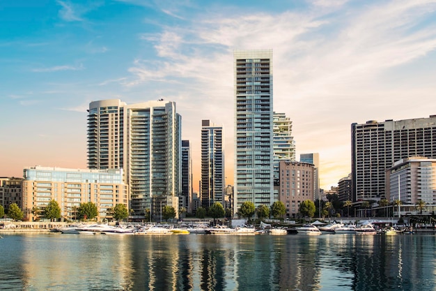 Schöne Aussicht auf die Bucht von Zaitunay in Beirut, Libanon