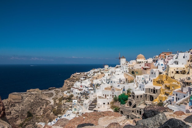 Schöne Aussicht auf die Landschaft der Insel Santorini