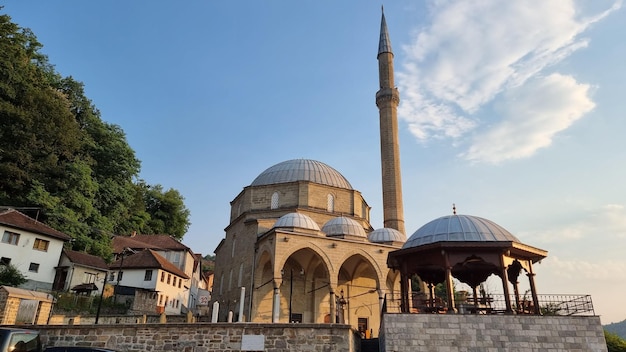 Schöne Aussicht auf die Sinan-Pascha-Moschee in Prizren