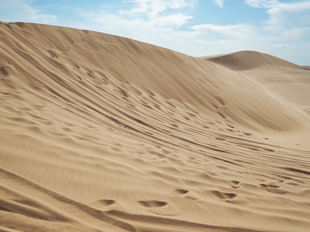 Schöne Aussicht auf weiße Sanddünen