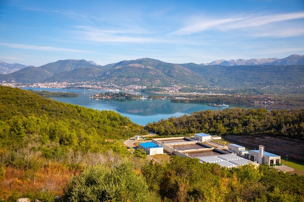 Schöne Aussicht über die Bucht von Kotor in Montenegro