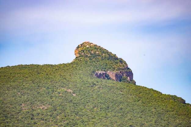 Schöne Berglandschaft im Tageslicht