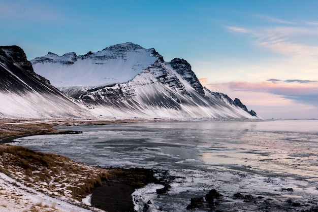 Foto schöne berglandschaft in island