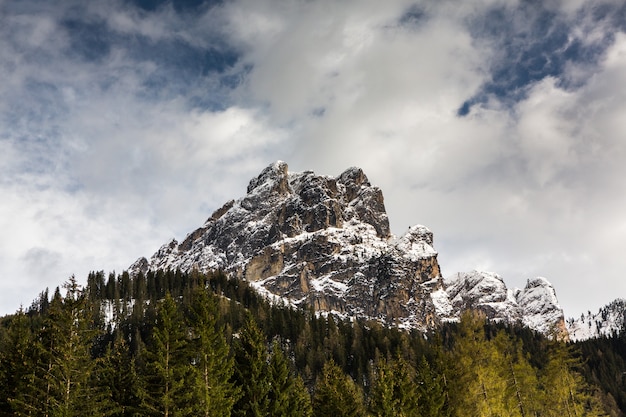 Schöne Berglandschaft in italienischen Alpen.