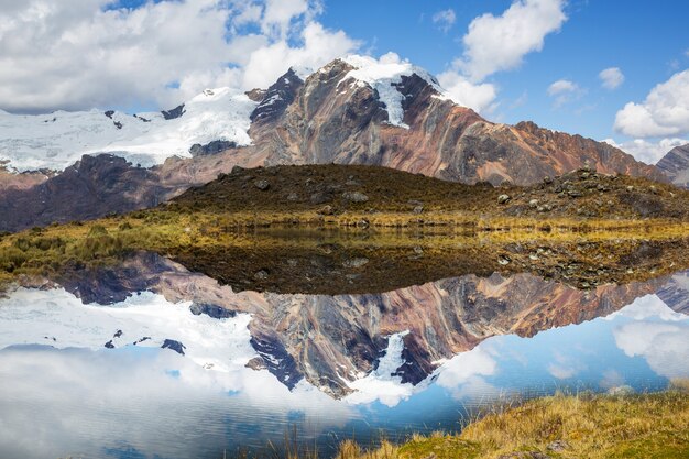 Schöne Berglandschaften in Cordillera Blanca, Peru, Südamerika